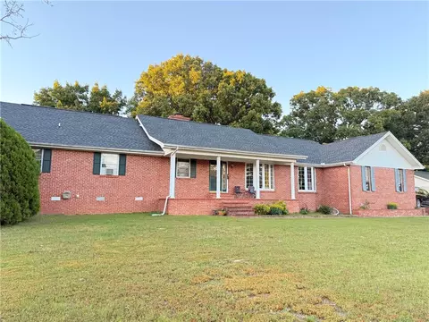 1014 Norristown Cir, Russellville, AR 72802
