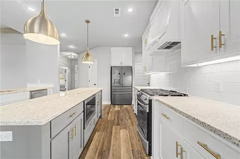Kitchen - 369 Waterfall Ln, Springdale, AR 72762 photo 5 of 5