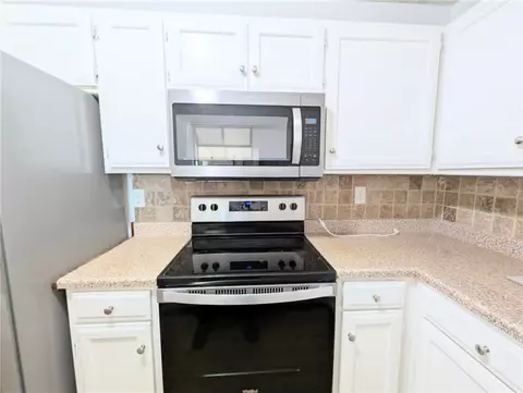 Kitchen - 1861 Shellie Ln, Harrison, AR 72601 photo 4 of 6