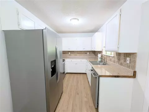 Kitchen - 1861 Shellie Ln, Harrison, AR 72601 photo 1 of 6