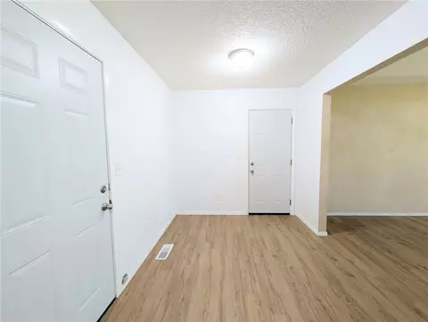 Entry Way - 1861 Shellie Ln, Harrison, AR 72601 photo 1 of 1