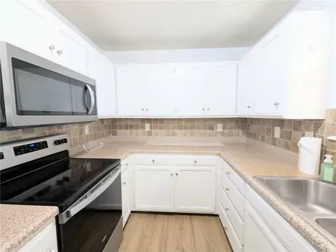Kitchen - 1861 Shellie Ln, Harrison, AR 72601 photo 3 of 6