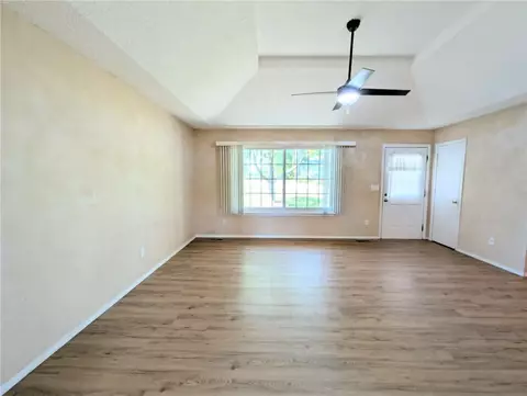 Living - 1861 Shellie Ln, Harrison, AR 72601 photo 2 of 4