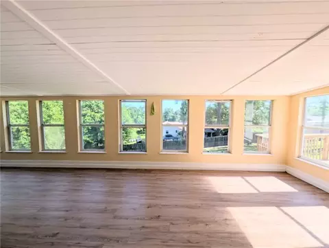 Living - 1861 Shellie Ln, Harrison, AR 72601 photo 3 of 4