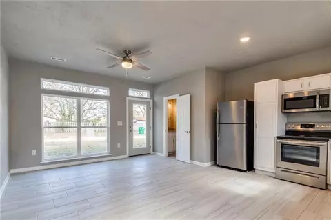 400-402 Hemlock St, Rogers, AR 72756