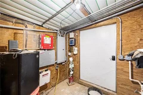 Entry Way - Undisclosed, Ozone, AR 72854 photo 1 of 2