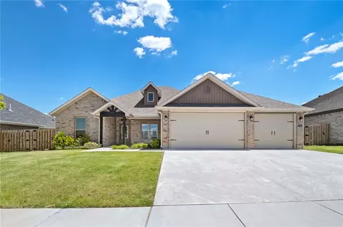 1904 Charles St, Pea Ridge, AR 72751