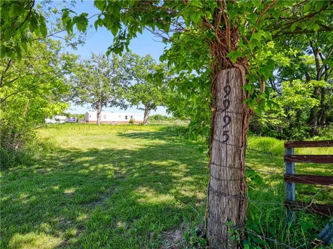 19995 Star Rd, Siloam Springs, AR 72761