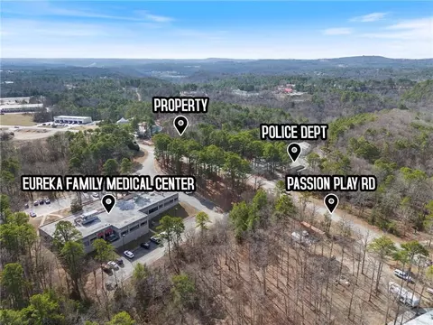 105 G Passion Play Rd, Eureka Springs, AR 72632