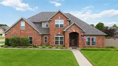 171 W Trotters Xing, Farmington, AR 72730