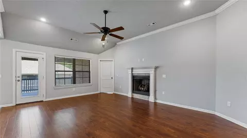 Living - 420 Timber Ridge St, Centerton, AR 72719 photo 2 of 5