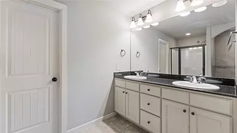 Bath - 420 Timber Ridge St, Centerton, AR 72719 photo 3 of 5