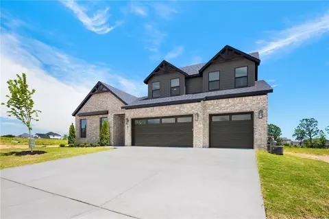 Exterior - 431 Silverview Ave, Centerton, AR 72719 photo 4 of 8