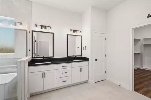 Bath - 431 Silverview Ave, Centerton, AR 72719 photo 1 of 5