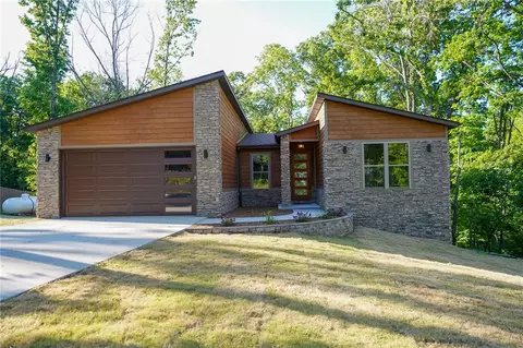 29 Kinross Dr, Bella Vista, AR 72715