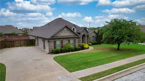 6105 Sage Dr, Rogers, AR 72758