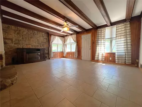 Living - 540 Melrose Ave, Fort Smith, AR 72903 photo 9 of 10