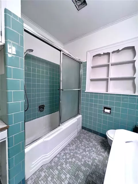 Bath - 540 Melrose Ave, Fort Smith, AR 72903 photo 3 of 4
