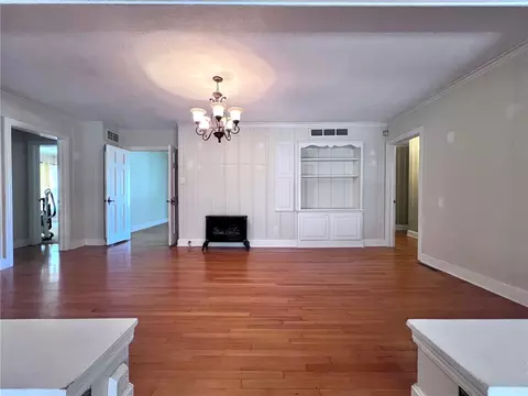 Living - 540 Melrose Ave, Fort Smith, AR 72903 photo 2 of 10