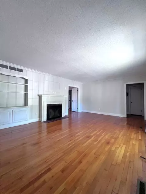 Living - 540 Melrose Ave, Fort Smith, AR 72903 photo 4 of 10