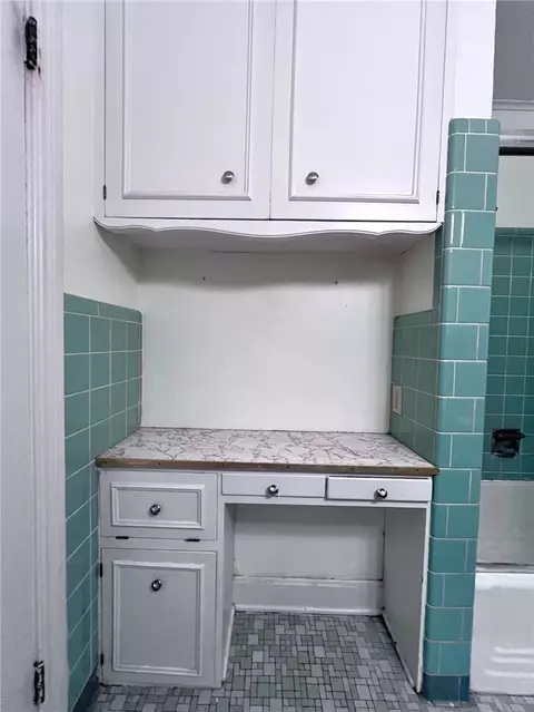 Bath - 540 Melrose Ave, Fort Smith, AR 72903 photo 2 of 4