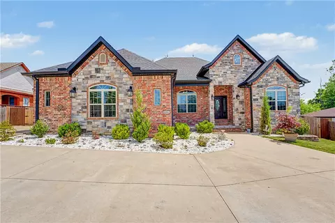 1123 13th St, Rogers, AR 72758