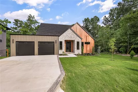 13 Hermitage Ln, Bella Vista, AR 72715