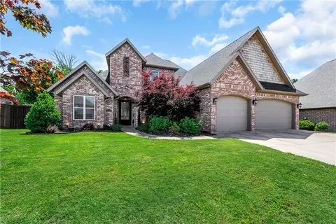 4010 NE Miner Ct, Bentonville, AR 72712
