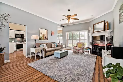 Living - 113 Skinner St, Centerton, AR 72719 photo 2 of 2