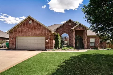 113 Skinner St, Centerton, AR 72719