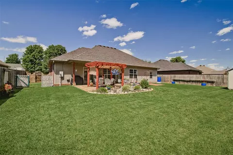 Exterior - 113 Skinner St, Centerton, AR 72719 photo 3 of 6