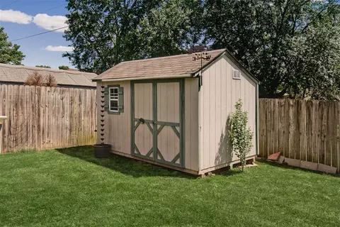 Exterior - 113 Skinner St, Centerton, AR 72719 photo 5 of 6