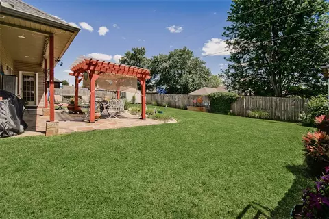 Exterior - 113 Skinner St, Centerton, AR 72719 photo 4 of 6