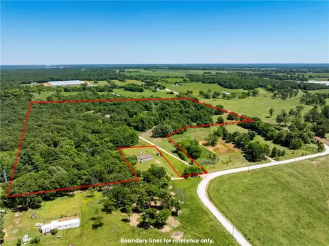 21222 W Big Springs Rd, Gravette, AR 72736