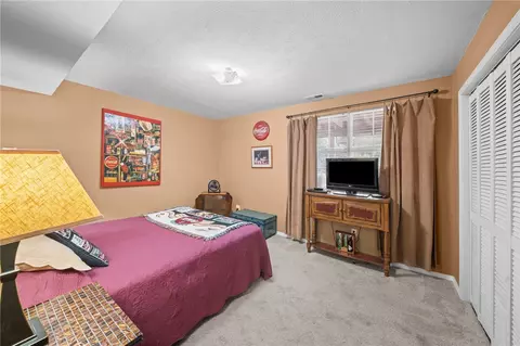 Bedroom - 21289 Maple Dr, Garfield, AR 72732 photo 4 of 7