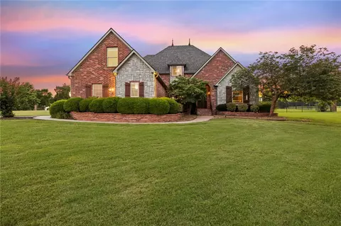 10849 Rosehaven Ln, Bentonville, AR 72712