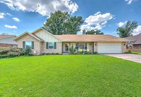 1402 S Countrywood Pl, Rogers, AR 72758