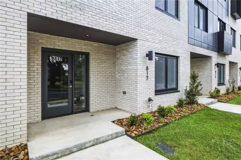 821 SE H St, Bentonville, AR 72712