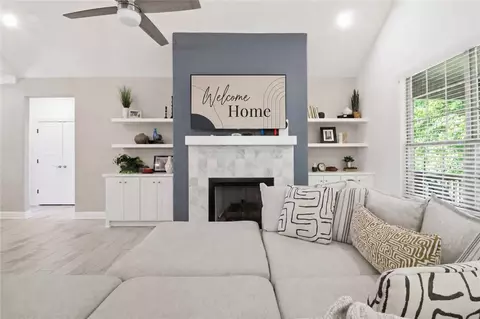 1431 Leslie St, Bentonville, AR 72713