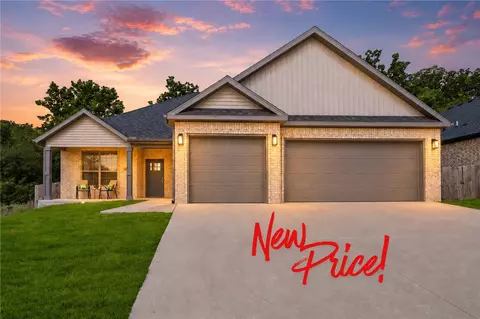 1431 Leslie St, Bentonville, AR 72713