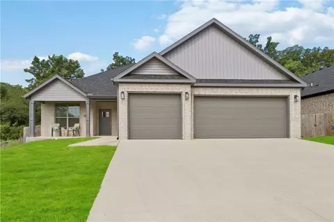 1431 Leslie St, Bentonville, AR 72713