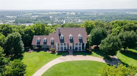 2669 Sherwood, Fayetteville, AR 72703