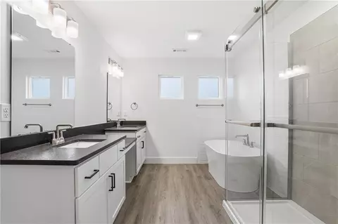 Bath - 2732 Buckside St, Springdale, AR 72762 photo 4 of 10