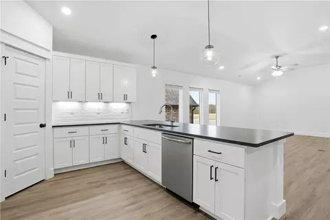 Kitchen - 2732 Buckside St, Springdale, AR 72762 photo 5 of 6