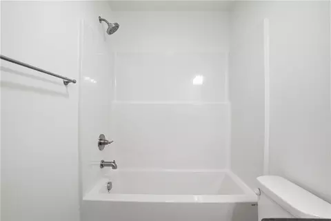 Bath - 2732 Buckside St, Springdale, AR 72762 photo 3 of 10