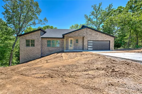 6 Torran Dr, Bella Vista, AR 72715