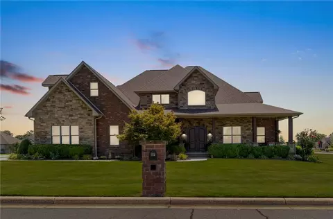 17 Prestwick Ct, Mountain Home, AR 72653