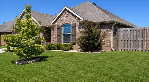 2909 E 4th St, Rogers, AR 72758