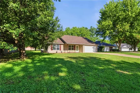 2855 Colton Cv, Fayetteville, AR 72701