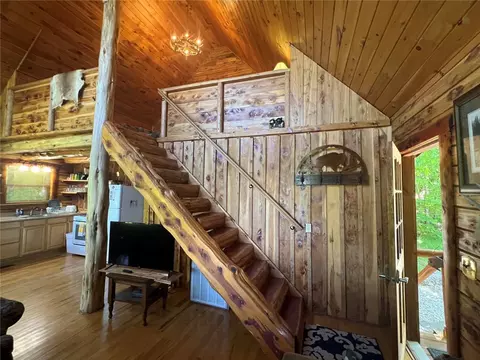 Entry Way - 116 Nc 8826, Jasper, AR 72641 photo 2 of 2